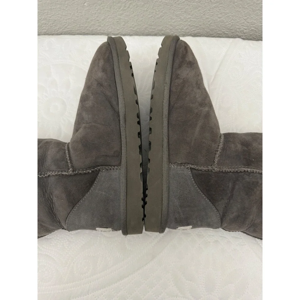 Ugg Classic Tall Boots Gray Suede Sheepskin Lined Size 7